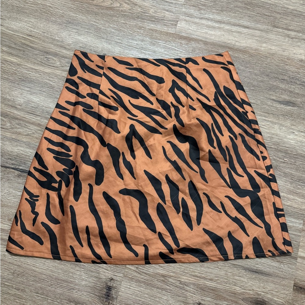 Animal print mini satin skirt